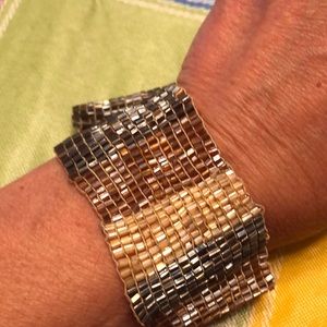 Stretchy bracelet